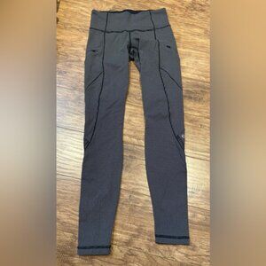 Lululemon full length Black and Gray reflective strip zipper pockets Leggings